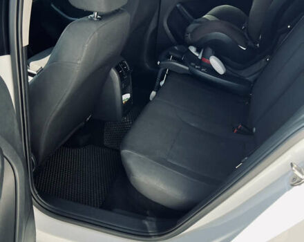 Білий Фольксваген Джетта, об'ємом двигуна 1.6 л та пробігом 187 тис. км за 10800 $, фото 9 на Automoto.ua