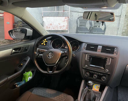 Фольксваген Джетта 2016 в Киеве на Automoto.ua Белый Фольксваген Джетта, объемом двигателя 1.6 л и пробегом 211 тыс. км за 11300 $, фото 5 на Automoto.ua