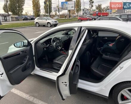 Фольксваген Джетта 2016 в Киеве на Automoto.ua Белый Фольксваген Джетта, объемом двигателя 2 л и пробегом 182 тыс. км за 13000 $, фото 6 на Automoto.ua