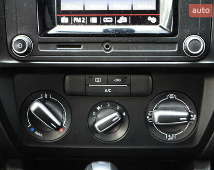 Фольксваген Джетта 2016 в Киеве на Automoto.ua Белый Фольксваген Джетта, объемом двигателя 1.39 л и пробегом 118 тыс. км за 11200 $, фото 19 на Automoto.ua