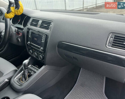 Белый Фольксваген Джетта, объемом двигателя 1.6 л и пробегом 175 тыс. км за 11500 $, фото 7 на Automoto.ua