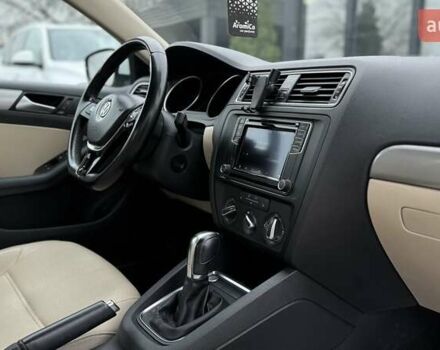 Белый Фольксваген Джетта, объемом двигателя 1.39 л и пробегом 74 тыс. км за 13500 $, фото 23 на Automoto.ua