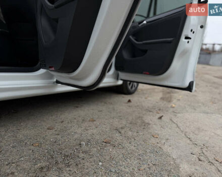 Білий Фольксваген Джетта, об'ємом двигуна 1.8 л та пробігом 184 тис. км за 10700 $, фото 32 на Automoto.ua