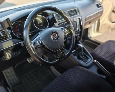 Фольксваген Джетта 2016 в Кривом Роге на Automoto.ua Белый Фольксваген Джетта, объемом двигателя 1.6 л и пробегом 232 тыс. км за 12500 $, фото 11 на Automoto.ua