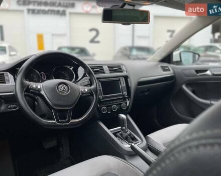 Фольксваген Джетта 2016 в Одессе на Automoto.ua Белый Фольксваген Джетта, объемом двигателя 1.6 л и пробегом 132 тыс. км за 13000 $, фото 6 на Automoto.ua