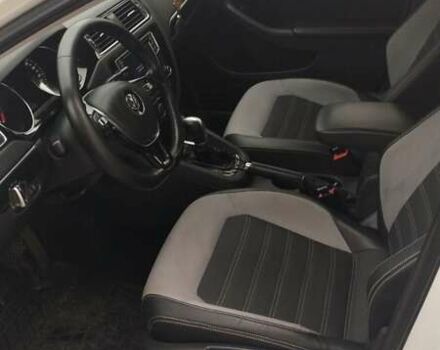 Фольксваген Джетта 2016 в Сваляве на Automoto.ua Белый Фольксваген Джетта, объемом двигателя 1.6 л и пробегом 219 тыс. км за 11300 $, фото 50 на Automoto.ua