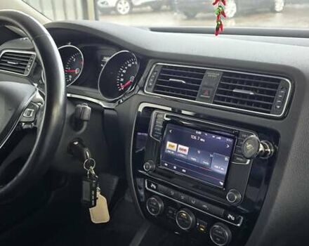 Белый Фольксваген Джетта, объемом двигателя 1.6 л и пробегом 158 тыс. км за 11200 $, фото 6 на Automoto.ua