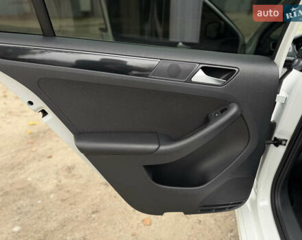 Білий Фольксваген Джетта, об'ємом двигуна 1.8 л та пробігом 184 тис. км за 10700 $, фото 26 на Automoto.ua