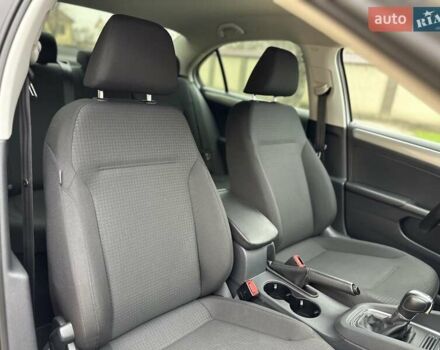 Белый Фольксваген Джетта, объемом двигателя 1.6 л и пробегом 52 тыс. км за 14800 $, фото 21 на Automoto.ua