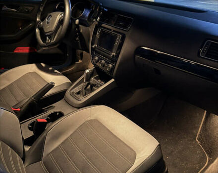 Білий Фольксваген Джетта, об'ємом двигуна 1.6 л та пробігом 80 тис. км за 13950 $, фото 5 на Automoto.ua