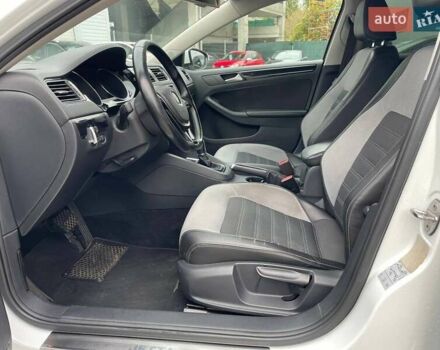 Фольксваген Джетта 2016 в Одессе на Automoto.ua Белый Фольксваген Джетта, объемом двигателя 1.6 л и пробегом 132 тыс. км за 13000 $, фото 8 на Automoto.ua