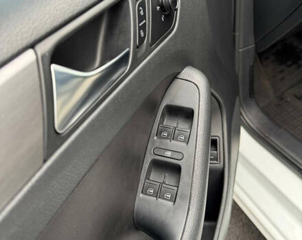 Білий Фольксваген Джетта, об'ємом двигуна 1.8 л та пробігом 103 тис. км за 13000 $, фото 11 на Automoto.ua