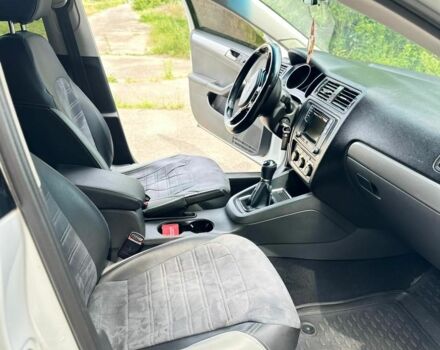 Белый Фольксваген Джетта, объемом двигателя 1.6 л и пробегом 240 тыс. км за 9800 $, фото 12 на Automoto.ua