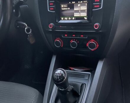 Белый Фольксваген Джетта, объемом двигателя 1.6 л и пробегом 180 тыс. км за 10600 $, фото 7 на Automoto.ua