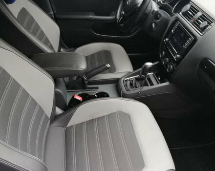 Белый Фольксваген Джетта, объемом двигателя 1.6 л и пробегом 245 тыс. км за 10500 $, фото 8 на Automoto.ua