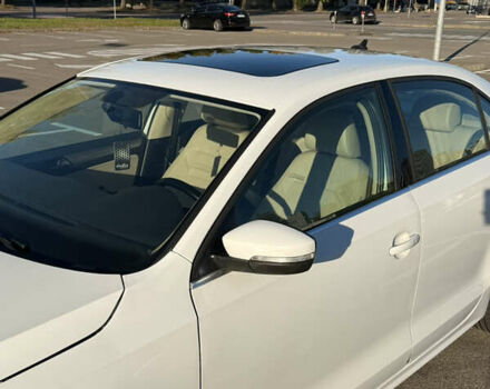 Фольксваген Джетта 2016 в Киеве на Automoto.ua Белый Фольксваген Джетта, объемом двигателя 1.39 л и пробегом 74 тыс. км за 12000 $, фото 3 на Automoto.ua