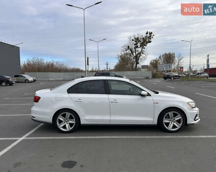 Фольксваген Джетта 2016 в Киеве на Automoto.ua Белый Фольксваген Джетта, объемом двигателя 2 л и пробегом 182 тыс. км за 13000 $, фото 1 на Automoto.ua