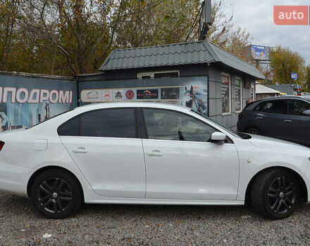 Фольксваген Джетта 2016 в Киеве на Automoto.ua Белый Фольксваген Джетта, объемом двигателя 1.39 л и пробегом 118 тыс. км за 11200 $, фото 5 на Automoto.ua