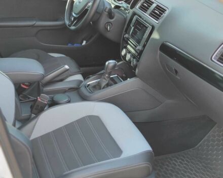 Білий Фольксваген Джетта, об'ємом двигуна 1.6 л та пробігом 50 тис. км за 14000 $, фото 4 на Automoto.ua