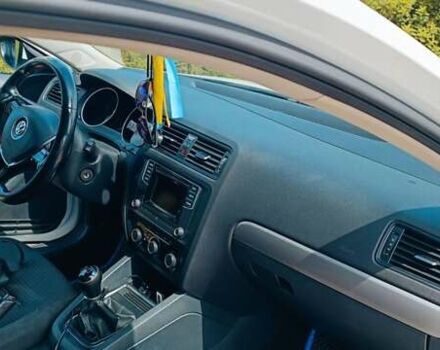 Білий Фольксваген Джетта, об'ємом двигуна 1.6 л та пробігом 301 тис. км за 9000 $, фото 1 на Automoto.ua