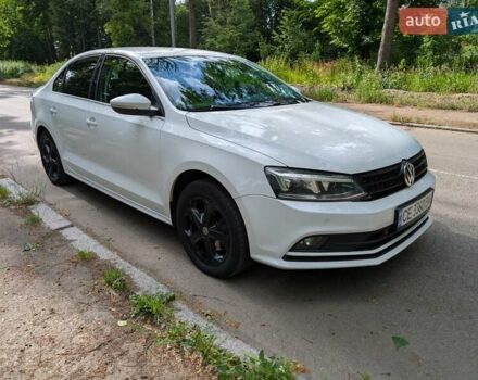 Фольксваген Джетта 2016 в Черновцах на Automoto.ua Белый Фольксваген Джетта, объемом двигателя 1.6 л и пробегом 181 тыс. км за 12500 $, фото 2 на Automoto.ua