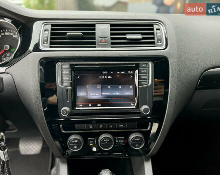 Белый Фольксваген Джетта, объемом двигателя 1.6 л и пробегом 276 тыс. км за 10500 $, фото 29 на Automoto.ua