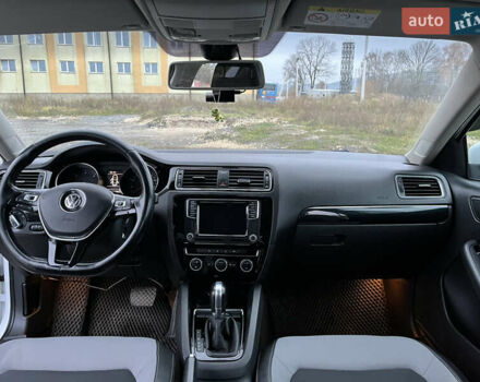 Белый Фольксваген Джетта, объемом двигателя 1.6 л и пробегом 202 тыс. км за 11600 $, фото 9 на Automoto.ua