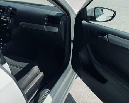 Білий Фольксваген Джетта, об'ємом двигуна 1.6 л та пробігом 187 тис. км за 10800 $, фото 10 на Automoto.ua