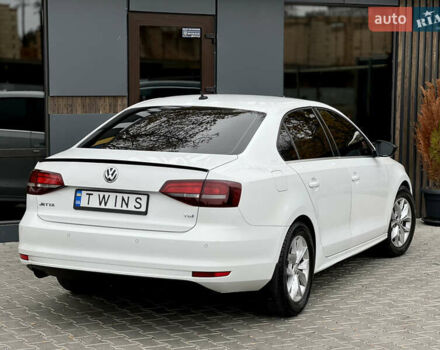 Белый Фольксваген Джетта, объемом двигателя 1.6 л и пробегом 276 тыс. км за 10500 $, фото 3 на Automoto.ua