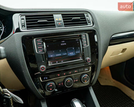 Фольксваген Джетта 2016 в Киеве на Automoto.ua Белый Фольксваген Джетта, объемом двигателя 1.6 л и пробегом 102 тыс. км за 11404 $, фото 14 на Automoto.ua