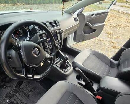 Белый Фольксваген Джетта, объемом двигателя 1.6 л и пробегом 158 тыс. км за 11200 $, фото 4 на Automoto.ua