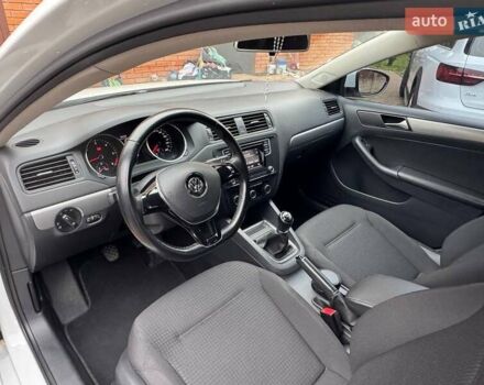 Білий Фольксваген Джетта, об'ємом двигуна 1.6 л та пробігом 99 тис. км за 11800 $, фото 24 на Automoto.ua