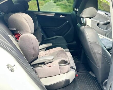 Белый Фольксваген Джетта, объемом двигателя 1.6 л и пробегом 240 тыс. км за 9800 $, фото 13 на Automoto.ua