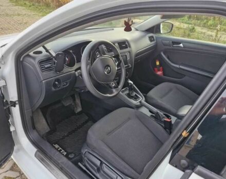 Фольксваген Джетта 2016 в Киеве на Automoto.ua Белый Фольксваген Джетта, объемом двигателя 1.4 л и пробегом 120 тыс. км за 7800 $, фото 4 на Automoto.ua