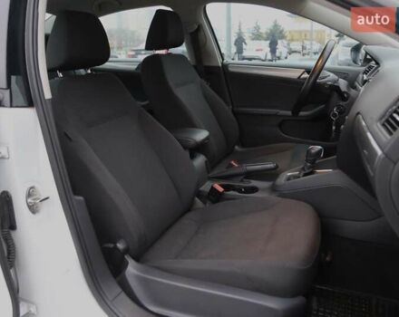 Білий Фольксваген Джетта, об'ємом двигуна 1.6 л та пробігом 122 тис. км за 12600 $, фото 9 на Automoto.ua