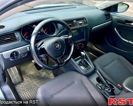 Белый Фольксваген Джетта, объемом двигателя 1.6 л и пробегом 144 тыс. км за 10700 $, фото 4 на Automoto.ua