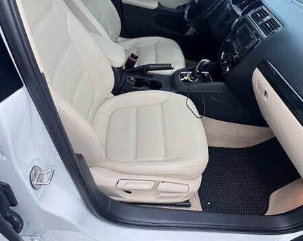 Белый Фольксваген Джетта, объемом двигателя 1.8 л и пробегом 83 тыс. км за 13200 $, фото 8 на Automoto.ua