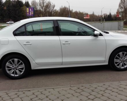 Фольксваген Джетта 2016 в Хмельницком на Automoto.ua Белый Фольксваген Джетта, объемом двигателя 1.6 л и пробегом 116 тыс. км за 13999 $, фото 2 на Automoto.ua