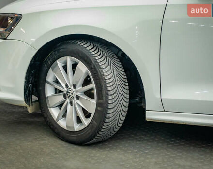 Фольксваген Джетта 2016 в Киеве на Automoto.ua Белый Фольксваген Джетта, объемом двигателя 1.6 л и пробегом 102 тыс. км за 11404 $, фото 7 на Automoto.ua