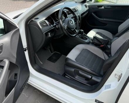Фольксваген Джетта 2016 в Хмельницком на Automoto.ua Белый Фольксваген Джетта, объемом двигателя 1.6 л и пробегом 116 тыс. км за 13999 $, фото 3 на Automoto.ua