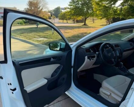 Белый Фольксваген Джетта, объемом двигателя 1.8 л и пробегом 74 тыс. км за 6000 $, фото 7 на Automoto.ua