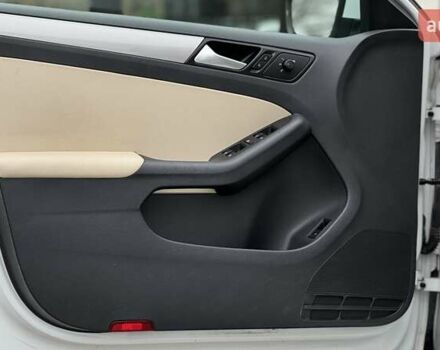 Белый Фольксваген Джетта, объемом двигателя 1.39 л и пробегом 74 тыс. км за 13500 $, фото 11 на Automoto.ua