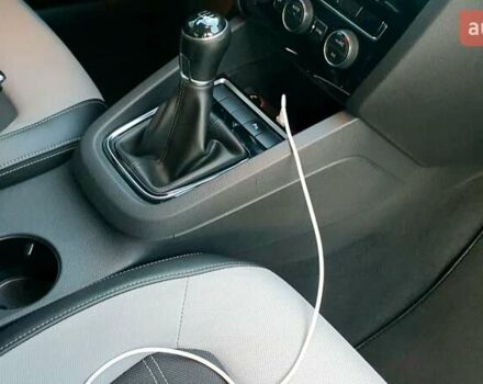 Белый Фольксваген Джетта, объемом двигателя 1.6 л и пробегом 150 тыс. км за 12500 $, фото 31 на Automoto.ua