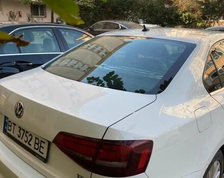 Білий Фольксваген Джетта, об'ємом двигуна 1.6 л та пробігом 138 тис. км за 13000 $, фото 2 на Automoto.ua