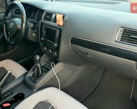 Белый Фольксваген Джетта, объемом двигателя 1.6 л и пробегом 150 тыс. км за 12500 $, фото 28 на Automoto.ua