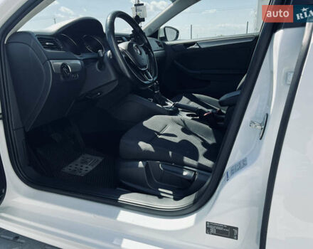 Білий Фольксваген Джетта, об'ємом двигуна 1.6 л та пробігом 187 тис. км за 10800 $, фото 8 на Automoto.ua