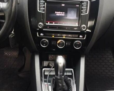 Фольксваген Джетта 2016 в Сваляве на Automoto.ua Белый Фольксваген Джетта, объемом двигателя 1.6 л и пробегом 219 тыс. км за 11300 $, фото 53 на Automoto.ua