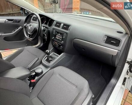 Білий Фольксваген Джетта, об'ємом двигуна 1.6 л та пробігом 99 тис. км за 11800 $, фото 26 на Automoto.ua