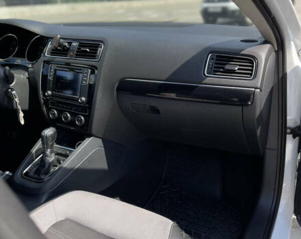 Білий Фольксваген Джетта, об'ємом двигуна 1.6 л та пробігом 173 тис. км за 11000 $, фото 16 на Automoto.ua