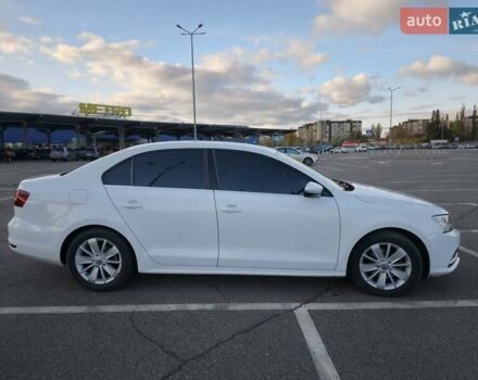 Фольксваген Джетта 2016 в Кривом Роге на Automoto.ua Белый Фольксваген Джетта, объемом двигателя 1.6 л и пробегом 232 тыс. км за 12500 $, фото 5 на Automoto.ua